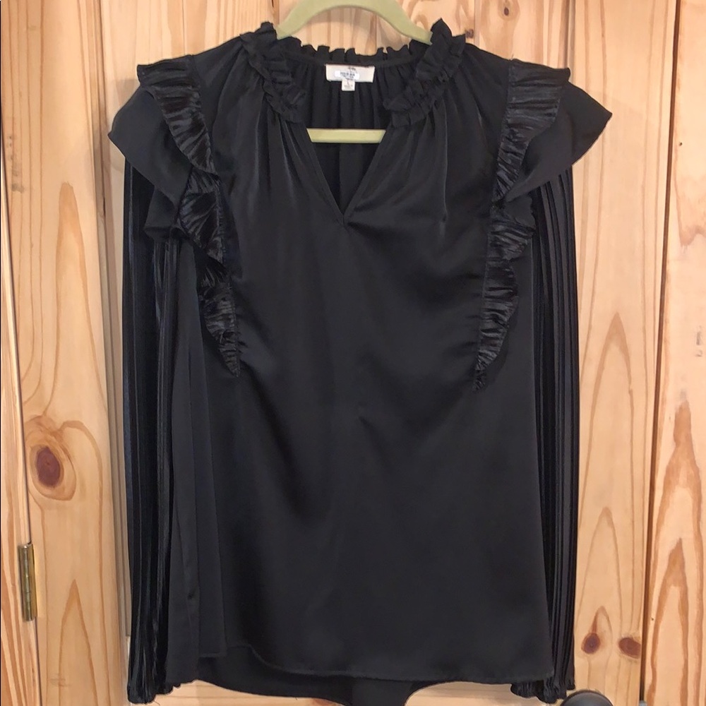 Elegant Black Ruffled Women's Top Size Large